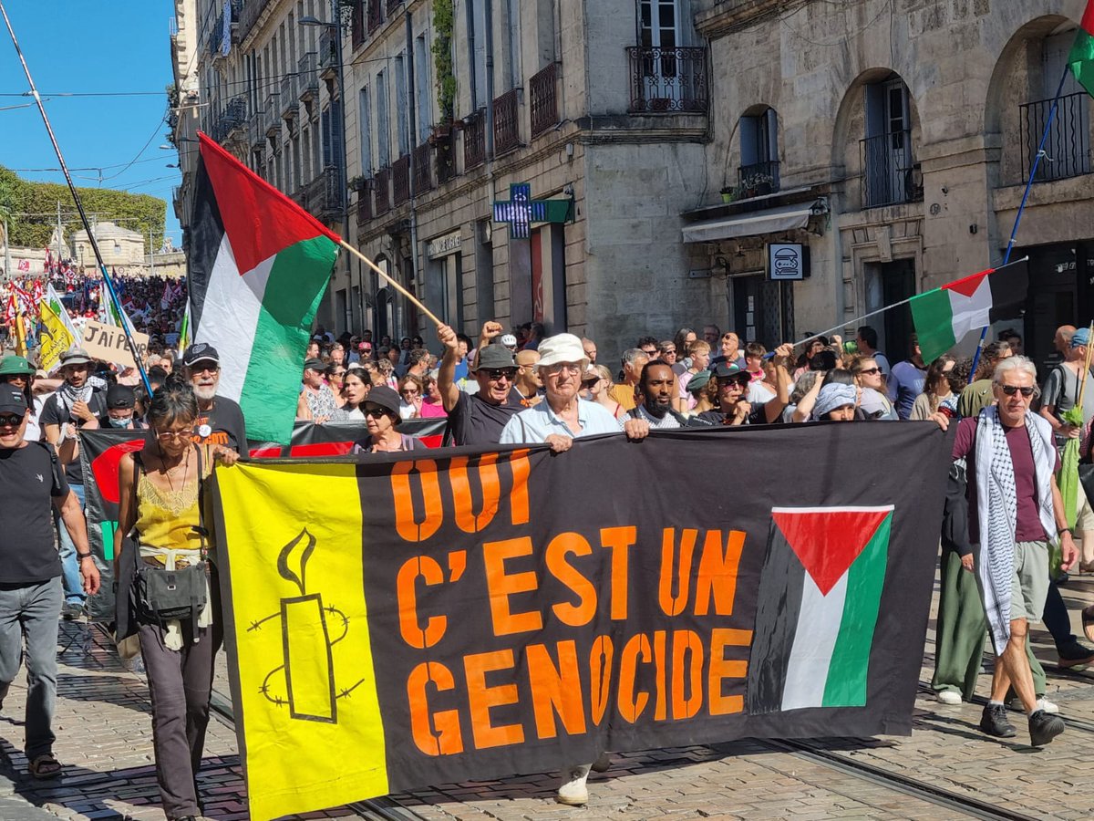 lamarsweb's tweet photo. #Monpellier A l'appel de Boycott Désinvestissement Sanctions (BDS), des manifestants dénoncent le génocide en cours à Gaza. "Première, deuxième, troisième Intifada. Nous sommes tous des enfants de Gaza !"
#18septembre https://t.co/HDzy0IVIlI