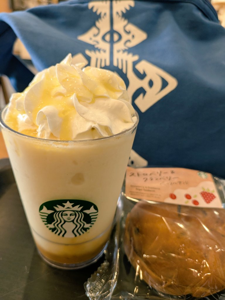 仕事からのスタバ🎶めっちゃ、洋梨だった！！おいし〜🩷