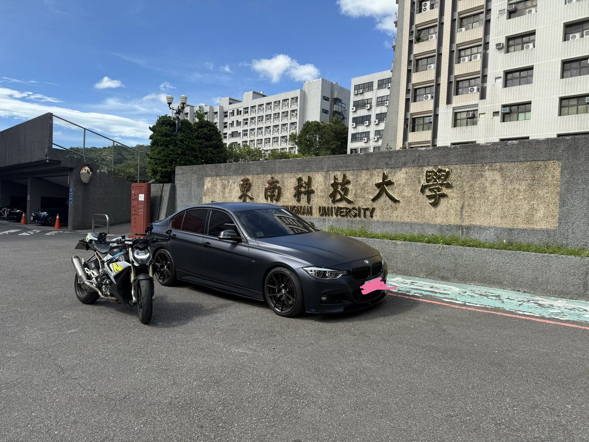 《抽獎》
來了各位
特殊專案機

就為了慶祝我大岩壁（X
但我也算是個成功的學生吧  吧？

5070主機   36000元
只有2台

Intel i5-14400F
Asrock B760M-HDV/M.2 D4
D4-3200 32G
Kingston NV3 1TB Gen4 M.2 SSD
RTX5070-12G
750W 80plus 五年保固
Moti mini black
Windows 11 Pro 

我要抽一台主機