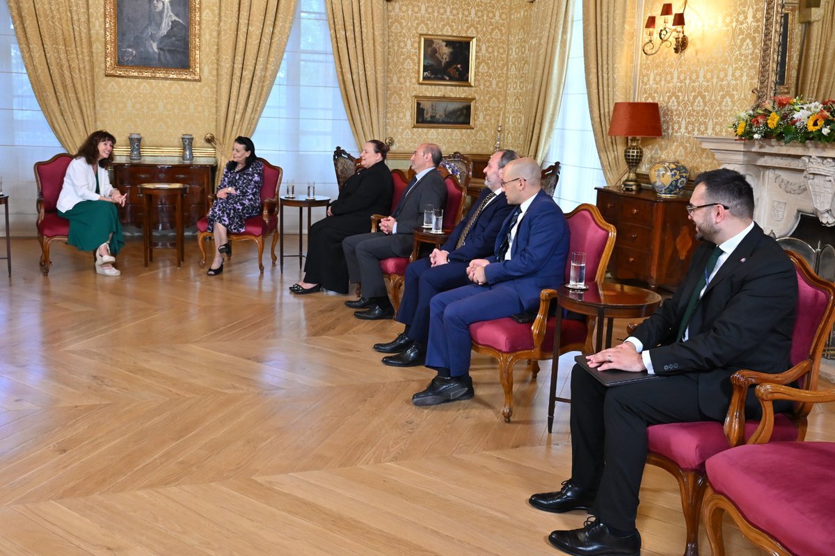 President of Malta (@president_mt) on Twitter photo This afternoon, H.E. Myriam Spiteri Debono received British High Commissioner H.E. <a href="/CathyWardFCDO/">Cathy Ward</a>, before concluding her mission in Malta.
The strong historical bilateral relations between #Malta & the #UnitedKingdom were discussed, based among others on the long-standing This afternoon, H.E. Myriam Spiteri Debono received British High Commissioner H.E. <a href="/CathyWardFCDO/">Cathy Ward</a>, before concluding her mission in Malta.
The strong historical bilateral relations between #Malta & the #UnitedKingdom were discussed, based among others on the long-standing