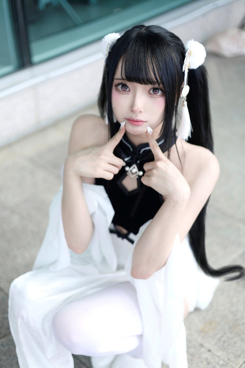 popola_31's tweet photo. 🥺✨️
#碧蓝航线 #AzurLane
#PeterStrasser #アズールレーン #cosplay #벽람항로 https://t.co/qboVPxWG9G