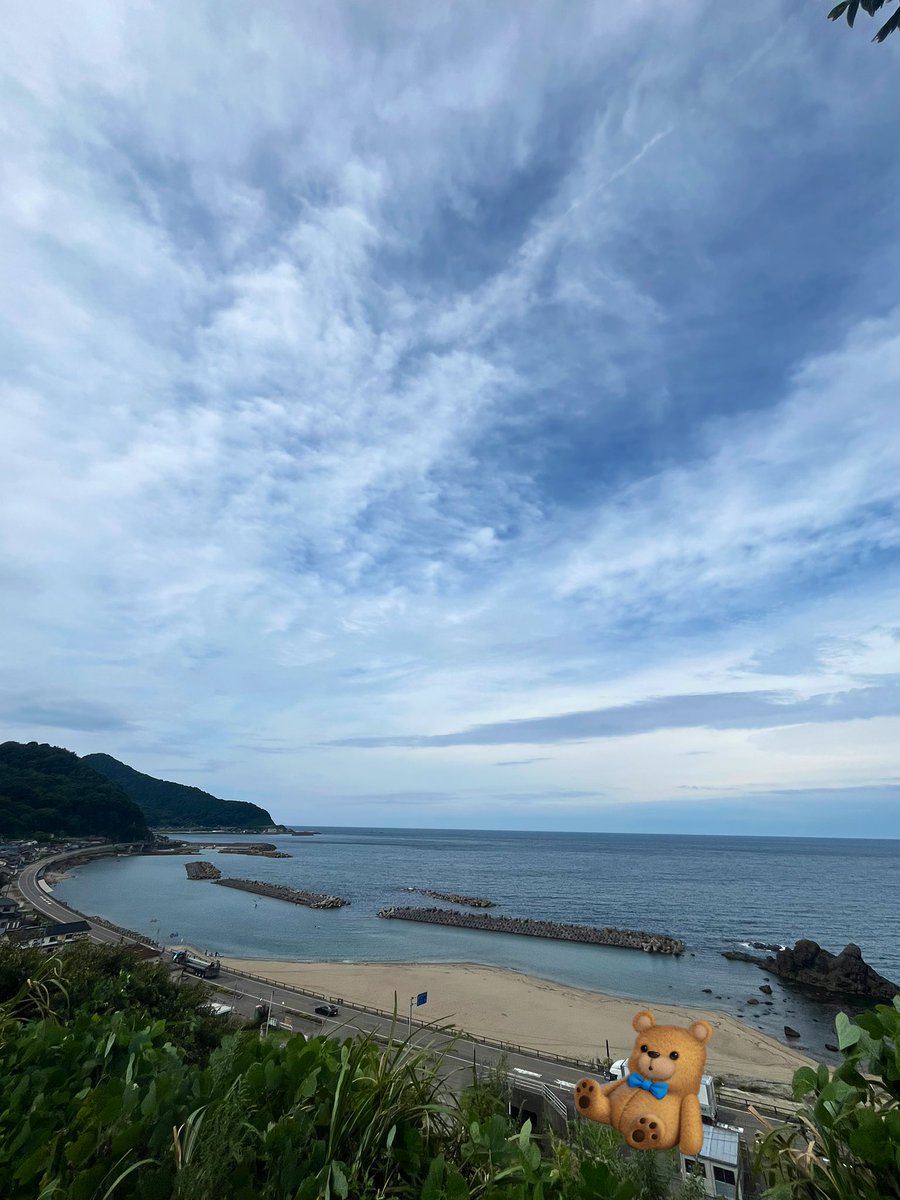 yusui_hoshotei's tweet image. 先日用事があり、鶴岡へ行ってまいりました〜！
海沿いならでは海鮮丼🦐🍣
めちゃうんまああああ！
お弁当もうんまあああ！
幸せすぎー☺️🫶

由良海岸で海も眺めて癒されました✨🧸
みなさまもぜひひぃにっっ

お世話になりましたー

#山形 #鶴岡 #海鮮丼 #熊水