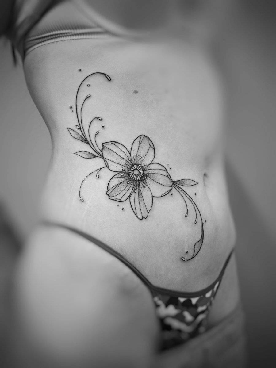 Tak nějak tu ve studiu pracuji denně. Někdy je to i zajímavá práce. 
Už sem moc nechodím, je to pravda.. asi je to tím, že už to není ten krásný Twitter plný přátel, ale síť X, plná propagace, hnoje a nadávek. Zdravím všechny vytrvalé a sledující. 😀🤘