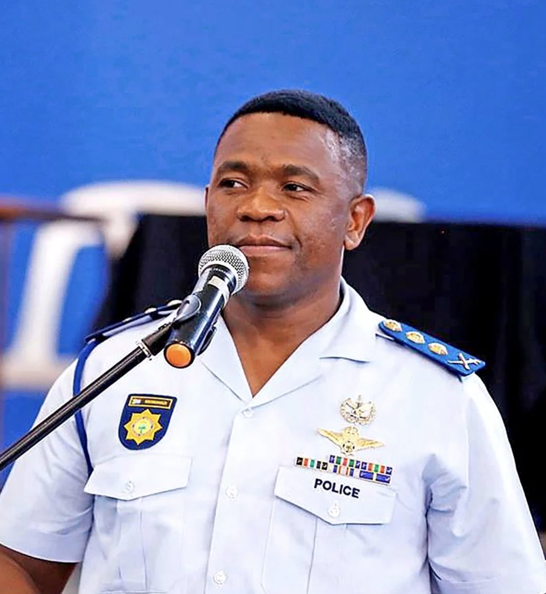 RetiredRichAunt's tweet photo. Imagine if at least 80% of @SAPoliceService were as patriotic 🇿🇦learned, ethical, uncompromised and incorruptible like General #Mkhwanazi. Our country would be such a beautiful place to live in. 

#MadlangaInquiry 
#MadlangaCommission https://t.co/fAidvnwbyd