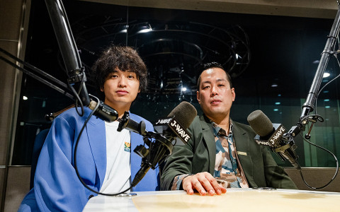 jwave813fm's tweet image. 【#四千頭身 #後藤拓実 を迎えて】

22時から #エバース
『GURU GURU!』

テーマ「モノで見栄をはるな！」

高い腕時計、高級外車...
自分以外の”モノ”で着飾って、正直その価値あるの？

四千頭身・後藤さん @paiyu2 とグルグル考えていきます！

🎧radiko.jp/share/?sid=FMJ…

#jwave #グルグル813
