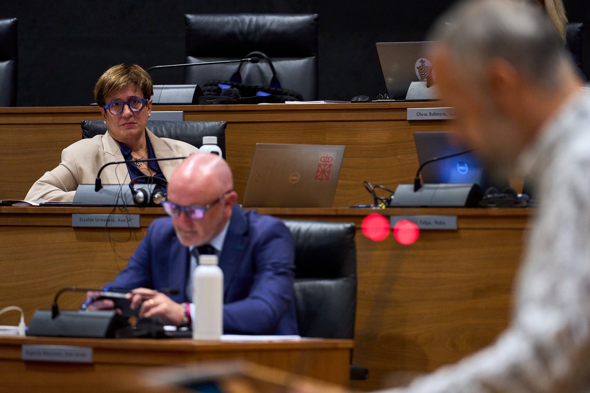 🔴🗣️OSOKO BILKURA | <a href="/EHBilduNafarroa/">EH Bildu Nafarroa</a>-ren ebazpen bat onetsi da, zeinaren bidez, Nafarroako Gobernua premiatzen baita berariazko plan bat gara dezan 6 hilabeteko epean ibilgailu elektrikoentzako karga-puntuak para ditzan

📝parlamentodenavarra.es/eu/komunikazio…