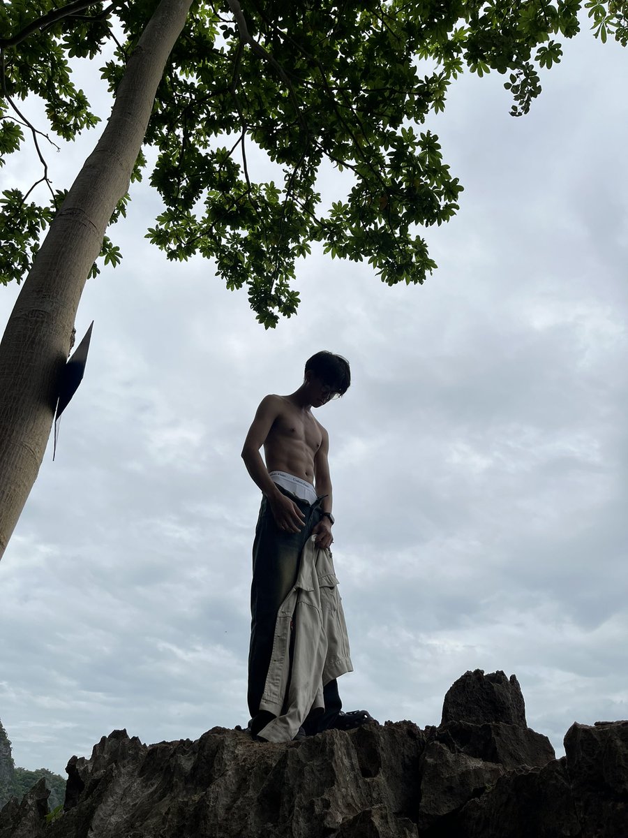 chetchettana's tweet photo. 🤫 https://t.co/MmCzs60aUG