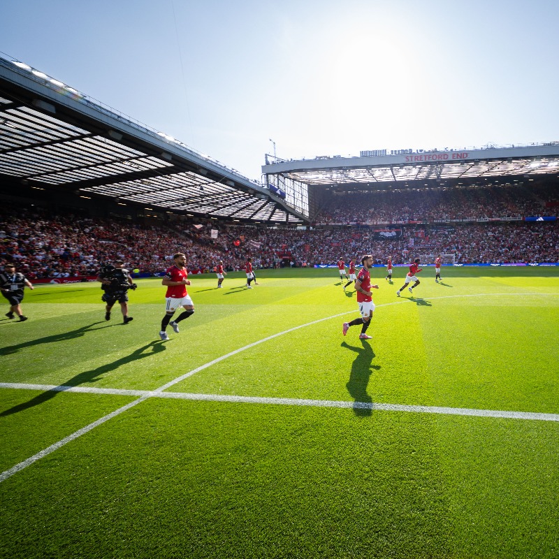 ManUtd's tweet photo. Discriminatory chanting has no place in football.

We have issued a statement ahead of Saturday's game against Chelsea ⤵️