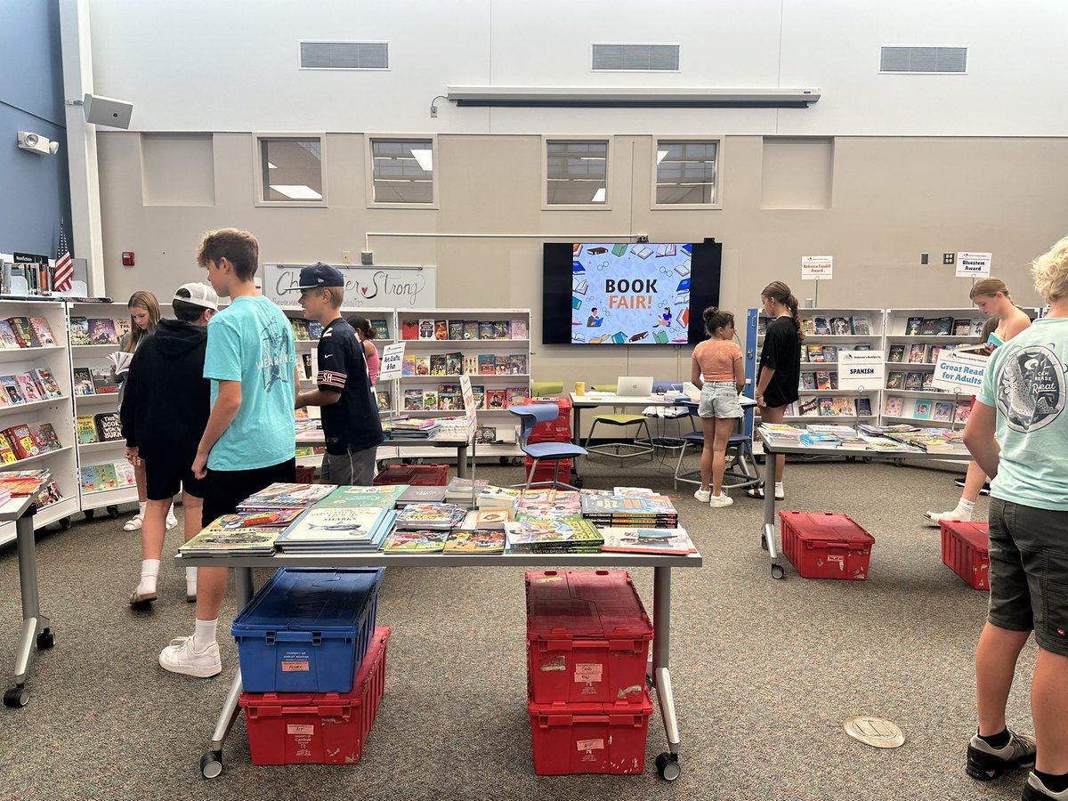 The Book Fair is here! Find new favorites and support our school! <a href="/AndersonsBkshp/">Anderson's Bookshops</a> #BookFair