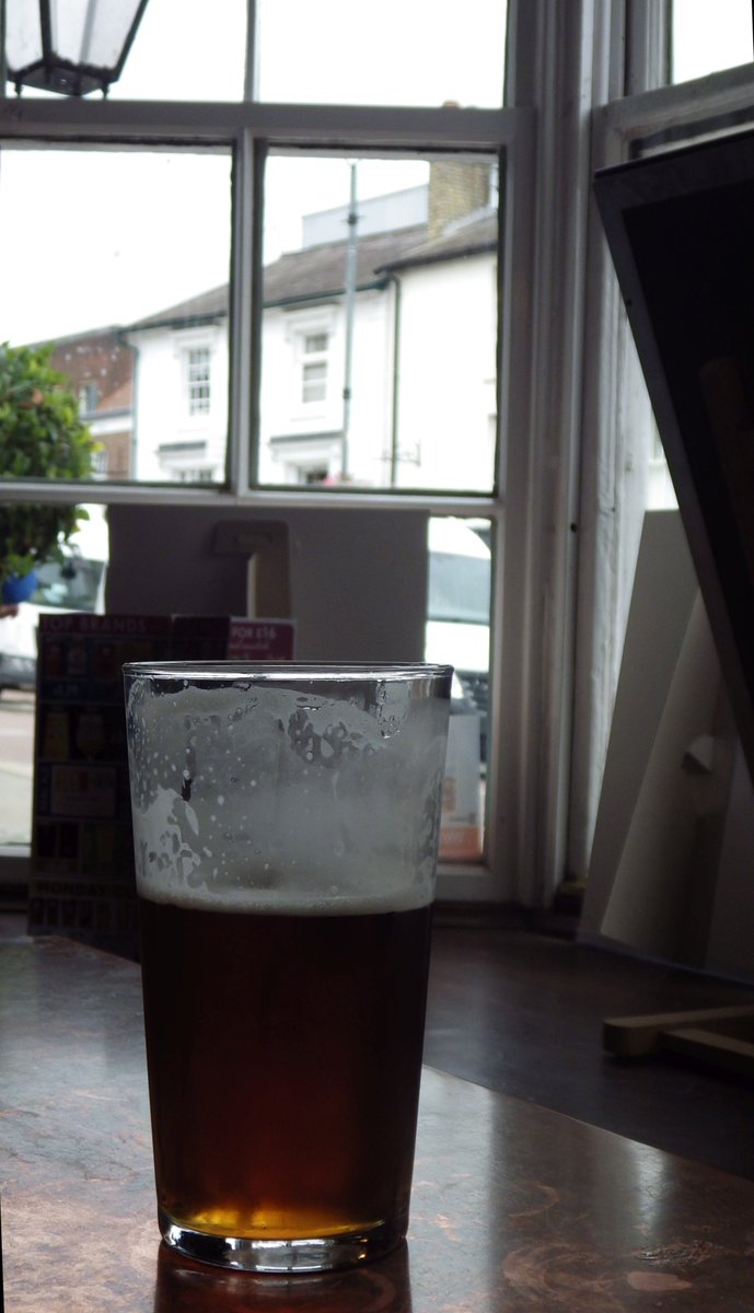 BergonziBen's tweet photo. The town of Berkhamsted where you can have a fascinating tour of the Castle (Berkhamsted Castle Trust) walk the cobbled streets, and pay ยฃ2.65 for a pint of real ale at The Crown (Wetherspoons). Recommended. #researchtrip #HistoricalFiction #WritingCommunity #acruelcorpse https://t.co/Q8vqWDAdWz