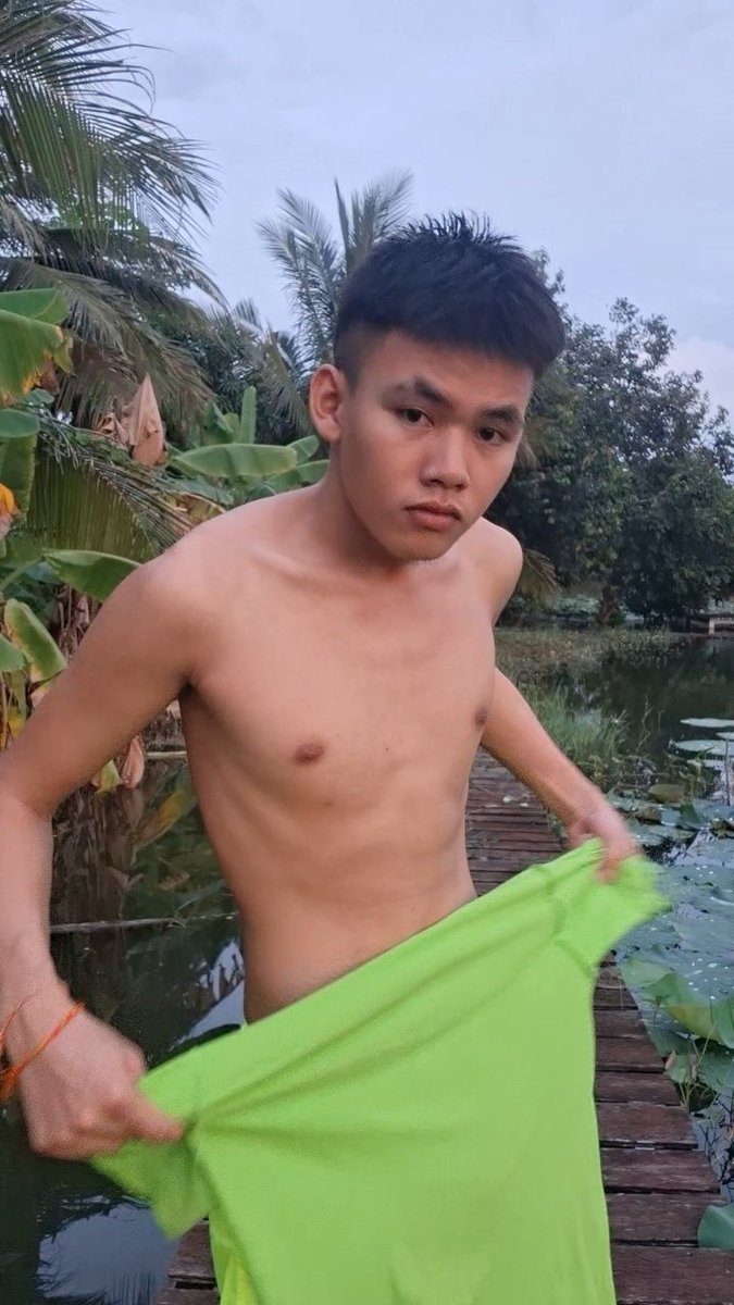 dew34243's tweet photo. เล่นน้ำบ่อจนตาแดงเลย https://t.co/9J2qlDUuEn