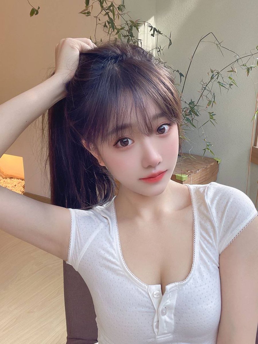 福利姬灵灵全球cos外围经济（全国独家资源）分享的黄推图片3 - 网红私拍内容