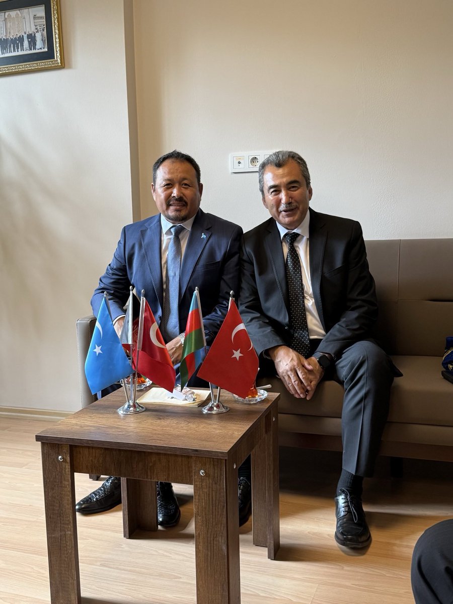 Ben, Uygur Araştırmaları Merkezi’ni temsilen; Dünya Uygur Kurultayı Başkanı Turgunjan Alawdun, Dünya Uygur Kurultayı Vakfı Başkanı ve Başkan Yardımcısı Abdureşit Abdulhamit, Yürütme Kurulu Başkanı ve Uygur Hareketi İcra Direktörü <a href="/RushanAbbas/">Rushan Abbas</a> , Uygur Akademisi Başkan Yardımcısı