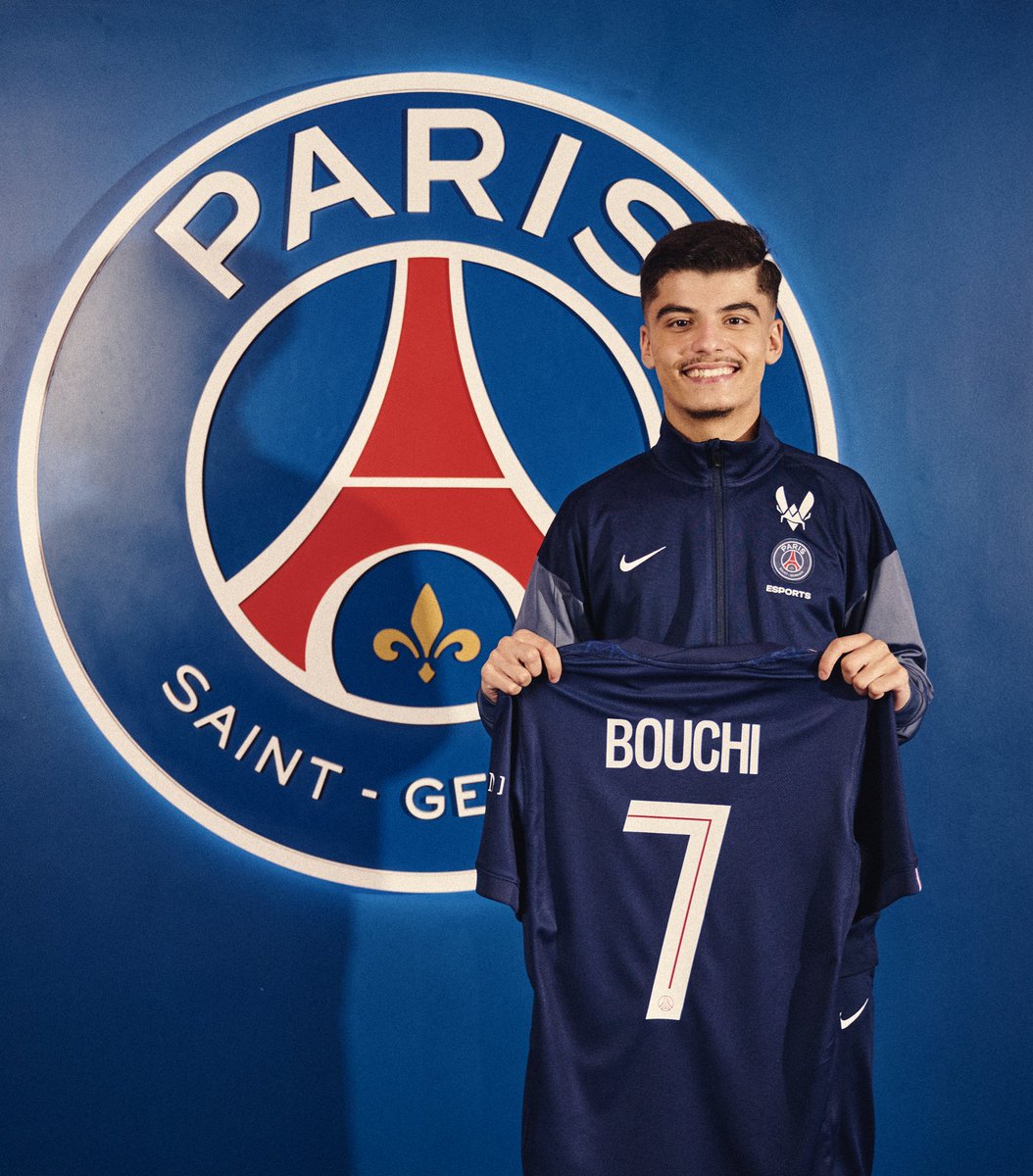 𝗜𝗖𝗜 𝗖’𝗘𝗦𝗧 𝗣𝗔𝗥𝗜𝗦 !!! ❤️💙

Très heureux de vous annoncer ma signature au @psgvitalityeafc , c’est un honneur de représenter ces clubs.🔥 

Nul doute que nous je serai dans les meilleures conditions pour m’améliorer &amp; atteindre mes objectifs.

Merci à tous du soutien.❤️