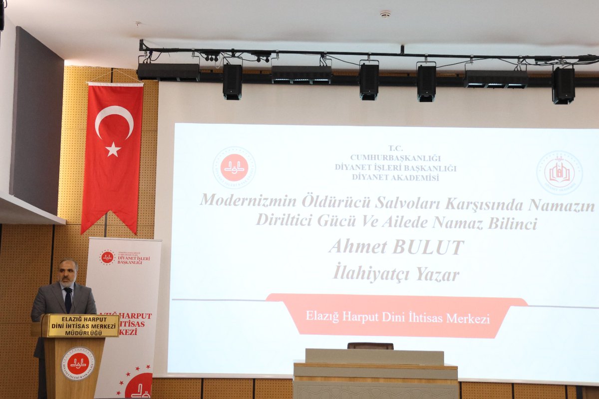 İhtisas Merkezimiz bugün Ahmet Bulut Hocamızın konferansına ev sahipliği yaptı.Vali yrd,aday din görevlileri,Harput K.Kursu hafızlık öğrencileri ve personelimizin katıldığı büyük ilgiyle takip edilen konferansından ötürü başta hocamıza ve katkıda bulunan herkese teşekkür ediyorz