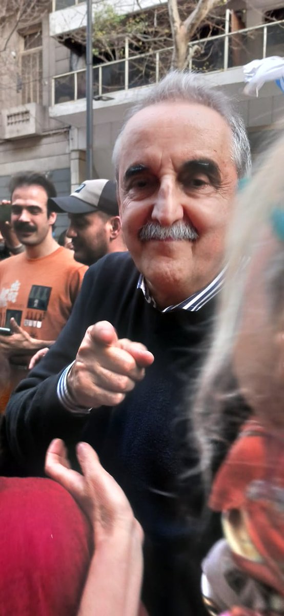 Iba a ser un gobierno breve
Moreno tenía razón

Clarín y la clase media de punta
Moreno tenía razón

Ni él ni Toto entendían la economía argentina
Moreno tenía razón

El peronismo ganaba de punta a punta, no había que hacer olas, listas soft
Moreno tenía razón

Quieren saber cómo