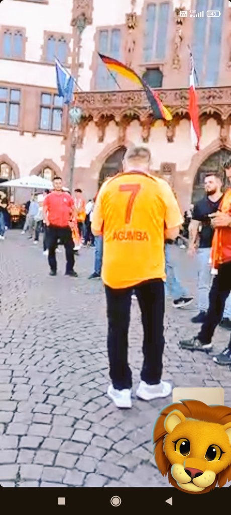 Frankfurta gidemedik ama anbean takipteyiz aile her yerde🦁 #BugünGünlerdenGALATASARAY