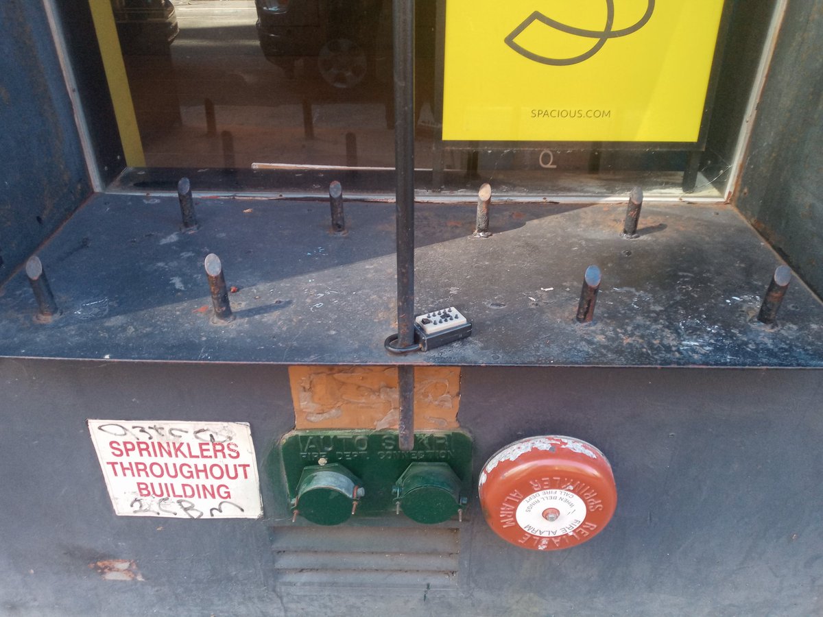 gwenrbrazelle's tweet image. Some particularly hostile architecture near Union Square, Manhattan.

Why these spikes?

We should be asking, &quot;How have we  built such a cruel system that this window sill might have been someone&apos;s best option to spend the night?&quot;
#NYC #Manhattan #HostileArchitecture