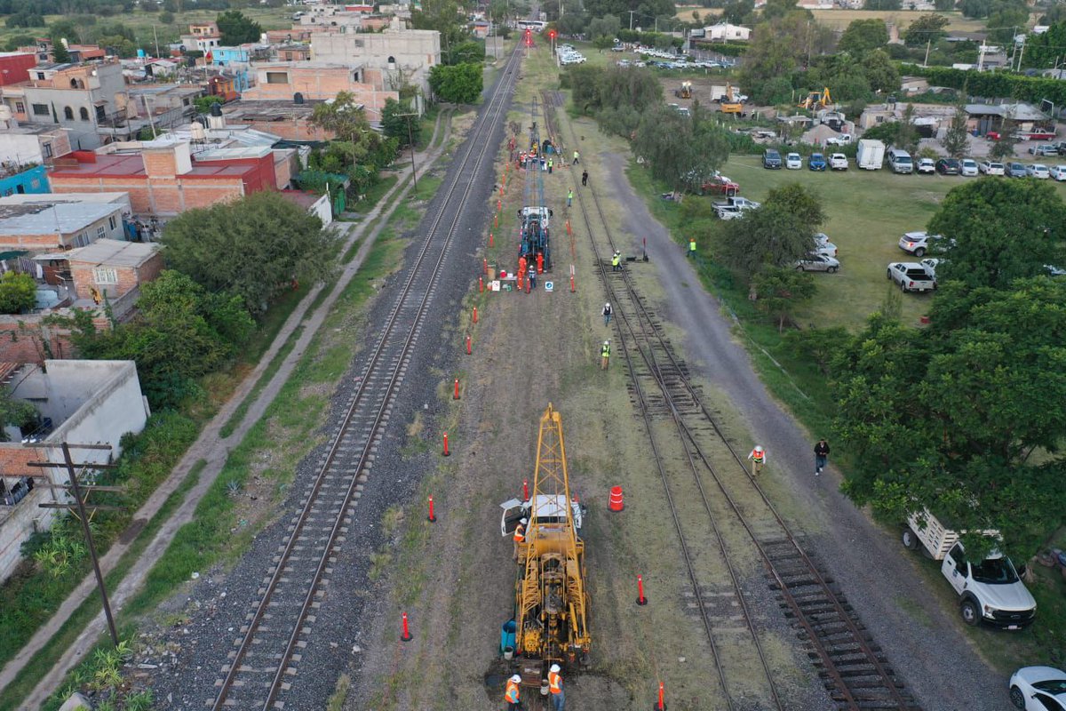 🚆✨ ¡Arrancan las obras del Tren Querétaro–Irapuato! 🇲🇽

La #SICT y la #ARTF trabajan de la mano en este gran proyecto del gobierno de la Presidenta <a href="/Claudiashein/">Claudia Sheinbaum Pardo</a>, que impulsará el desarrollo regional y transformará la movilidad en México.