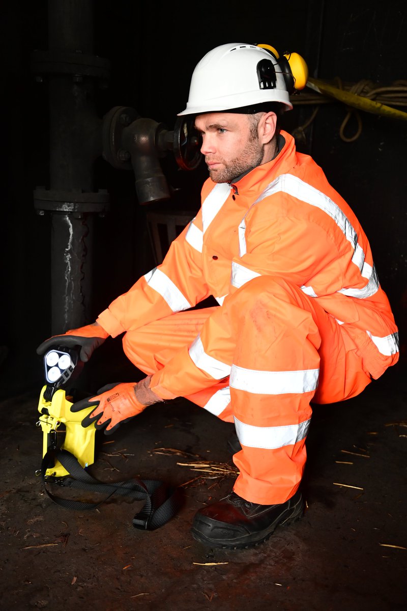 StreamlightFR's tweet image. La Vulcan® Clutch® est une lampe frontale robuste conçue pour les conditions industrielles exigeantes où la robustesse et la fiabilité sont primordiales.

Pour en savoir plus sur ce produit, rendez-vous sur : streamlight.com/products/detai…

#OutilsIndustriels #StreamlightTrusted