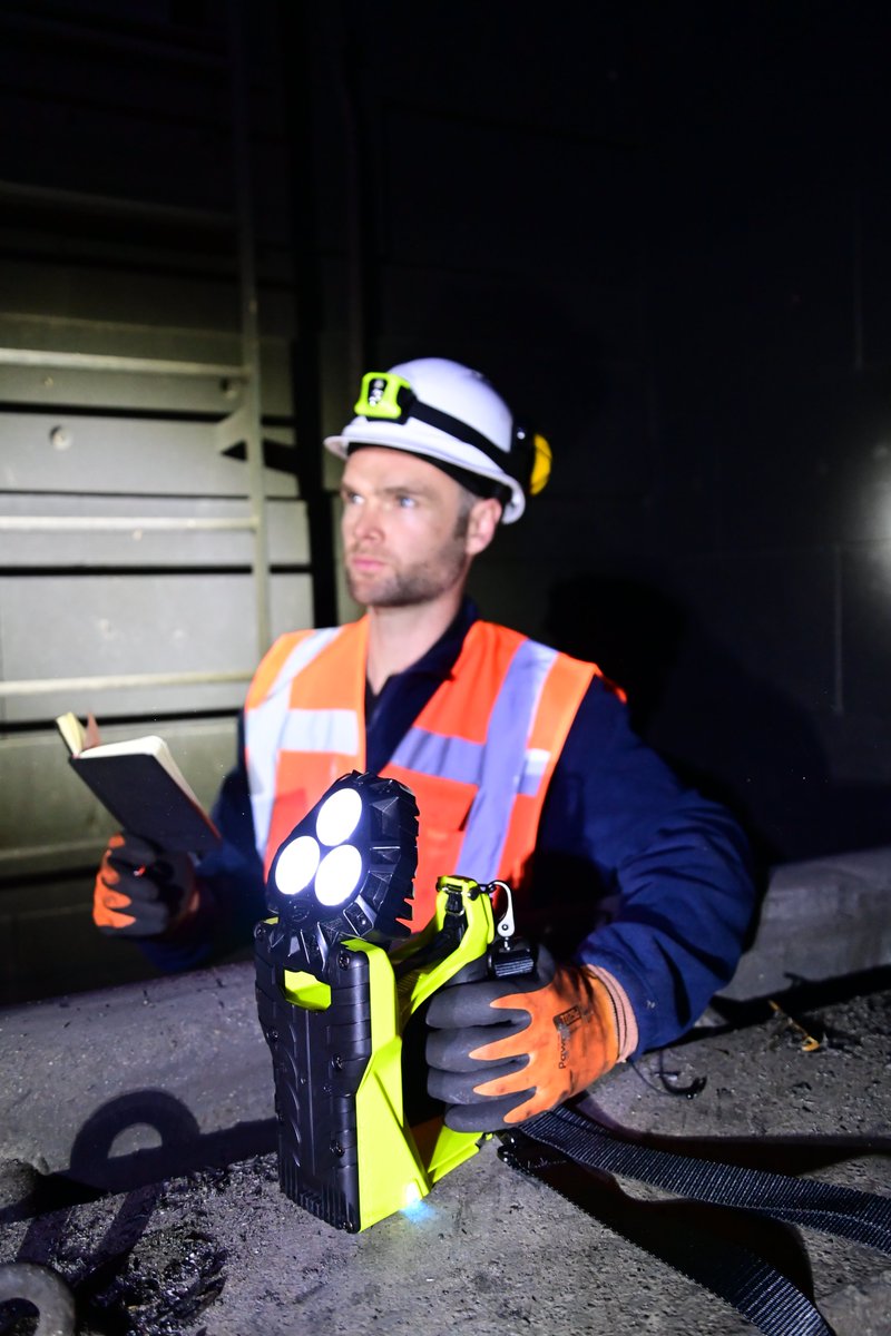 StreamlightDE's tweet image. Der Vulcan® 180 bietet sichere und zuverlässige Beleuchtung selbst in den rauesten Industrieumgebungen.

Weitere Informationen zu diesem Produkt finden Sie unter: streamlight.com/products/detai… 

#IndustrialTools #StreamlightTrusted