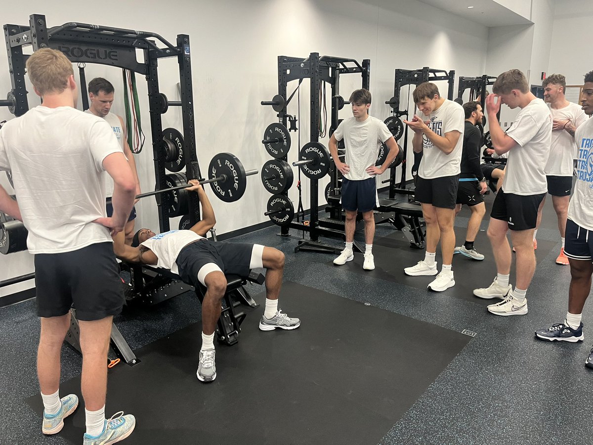 Dakota State Men's Basketball tweet media