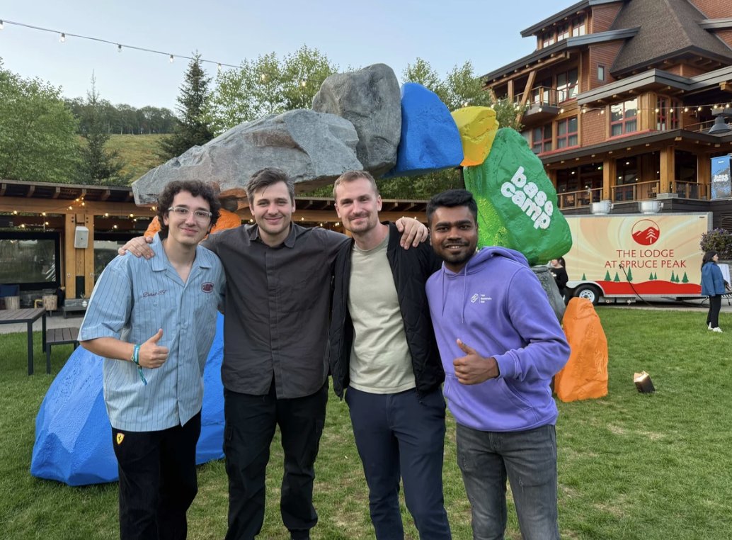 AxelMtbr's tweet photo. #Basecamp, it was a blast. 🙌

It was so inspiring to hang out with builders and students from the DACH 🇩🇪🇦🇹🇨🇭region, such as @dnns_eth , @qaulv , @samuellhuber , Gopi and Kerem from TU Munich and Sebastian from START Foundation. 

Looking forward to what we have in store for October 🤫