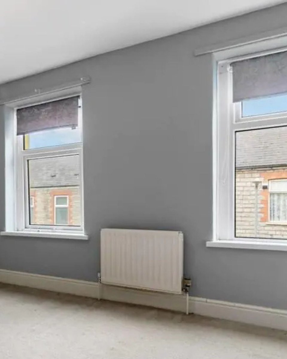 📍 Jenner Street, Barry CF63 2JJ

3 bed mid-terrace - ideal first home or investment. Spacious lounge/diner, kitchen, family bathroom + separate WC, three good-sized bedrooms, low-maintenance rear garden. No chain.

Asking Price: £185,000

#MGYBarry #Barry #PropertyForSale