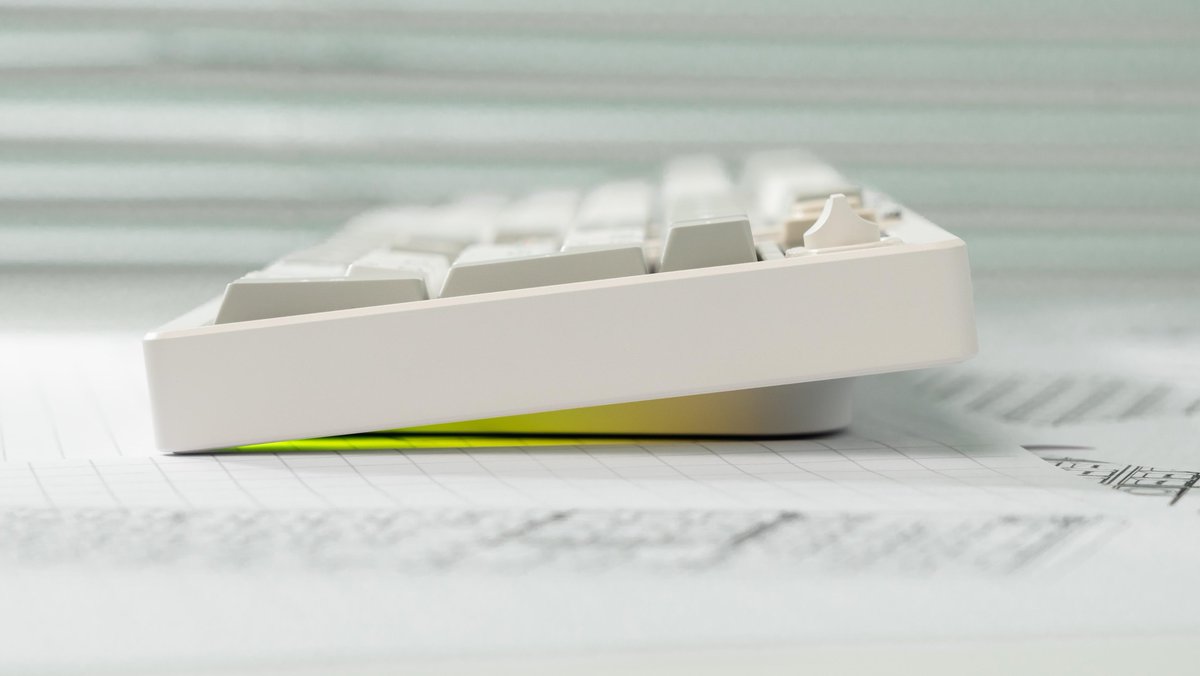 Chilkeykeeb's tweet image. Meet ND104 - your daily driver features a  LCD, knob and calculator. Check more at chilkey.com/pages/nd104-co…
#ND104 #chilkey #keyboard