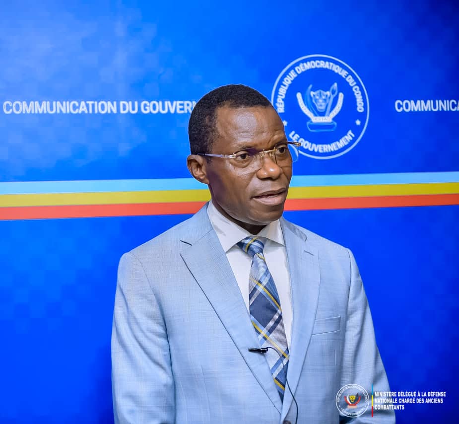 TEMBUE Jupess (@jupesst) on Twitter photo #Kinshasa- Identification des anciens combattants : <a href="/EliezerNtambwe0/">Eliezer Ntambwe 🇨🇩</a> et @Guillaume_Ngefa échangent sur la faisabilité. ''Il est le conseiller juridik de notre gouvernement. Il était important pour moi de le consulter avant d'entamer cette démarche''. A dit le Min dél à la def/ AC #Kinshasa- Identification des anciens combattants : <a href="/EliezerNtambwe0/">Eliezer Ntambwe 🇨🇩</a> et @Guillaume_Ngefa échangent sur la faisabilité. ''Il est le conseiller juridik de notre gouvernement. Il était important pour moi de le consulter avant d'entamer cette démarche''. A dit le Min dél à la def/ AC