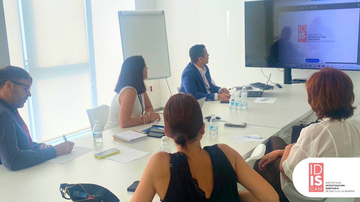 Hoy hemos presentado el Programa "IDISCAM Science College" 🎓

Más de 80 investigadores se han conectado para conocer este espacio de apoyo a la participación en convocatorias competitivas 💡🔬

Impulsamos la #ciencia desde Castilla-La Mancha

Gracias a <a href="/caixabank/">CaixaBank</a> y <a href="/FundlaCaixa/">Fundación ”la Caixa”</a>