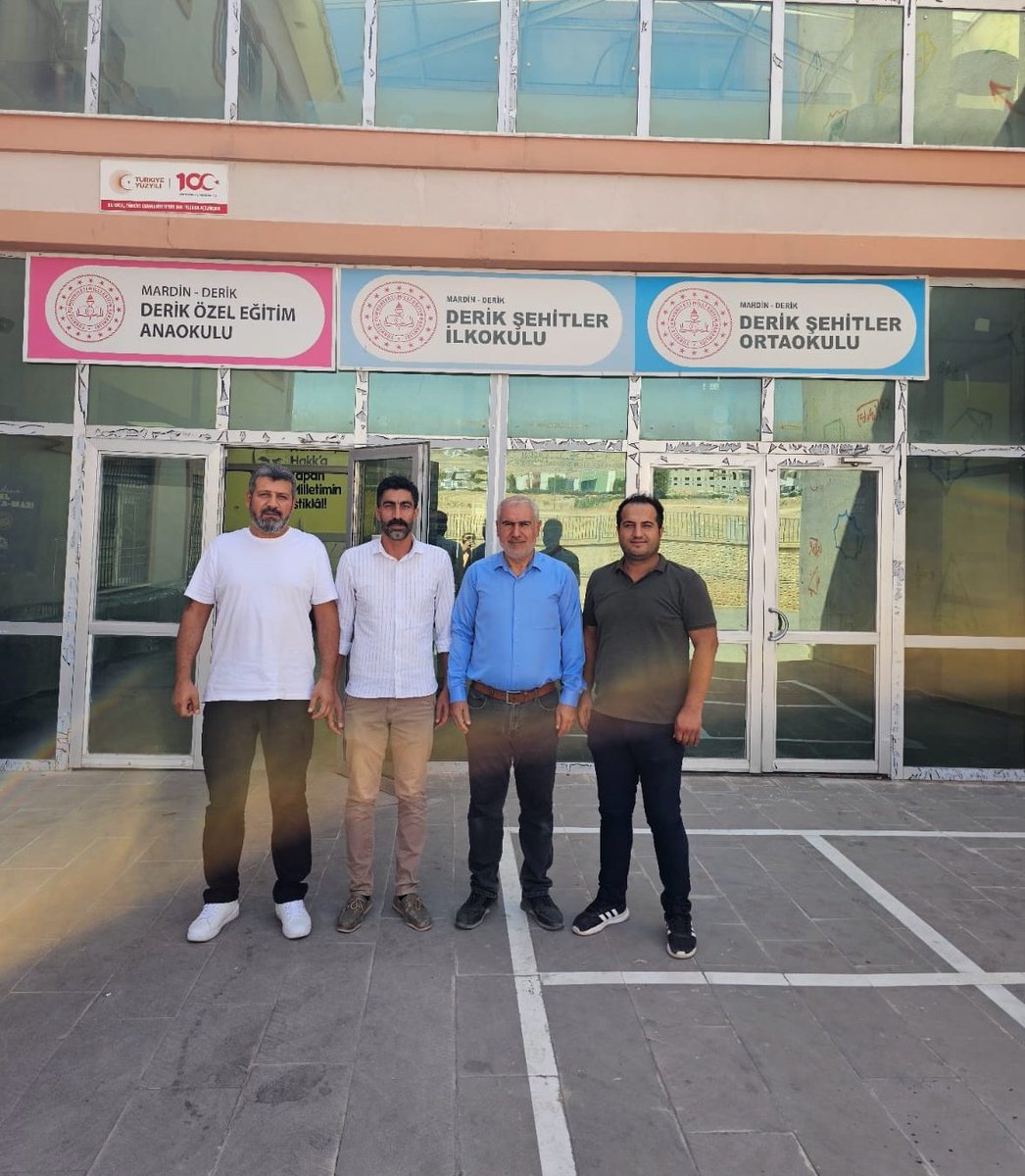 Yönetim kurulumuzla beraber ilçemiz Şehitler İlkokulu'na Müdür olarak atanan Sn. Abdurrahim SESİZ'e hayırlı olsun ziyaretinde bulunduk. Kıymetli müdürümüze yeni görevinin hayırlara vesile olmasını diliyor ; Nazik ev sahipliğinden dolayı teşekkür ediyoruz.
<a href="/ebsmardin/">EBS Mardin</a>