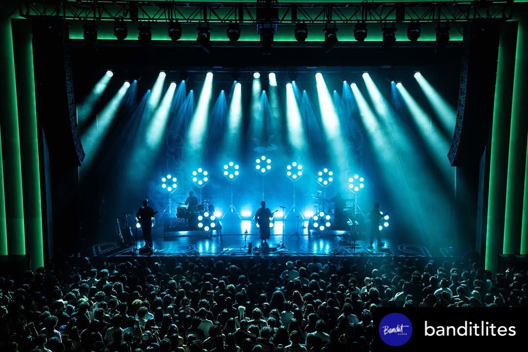 TheRobeWay's tweet photo. Taking our #TourShotThursday out to @channel24sac for the Cuco ‘Ridin’ Tour’ with a design by Martin Phillips working with LD John Adamo featuring @Robelighting #PixelPATT supplied by @BanditLites. (📸 Alex Oh)
#therobeway #robelighting #banditlites #concertlighting https://t.co/vJYVtEpKwd