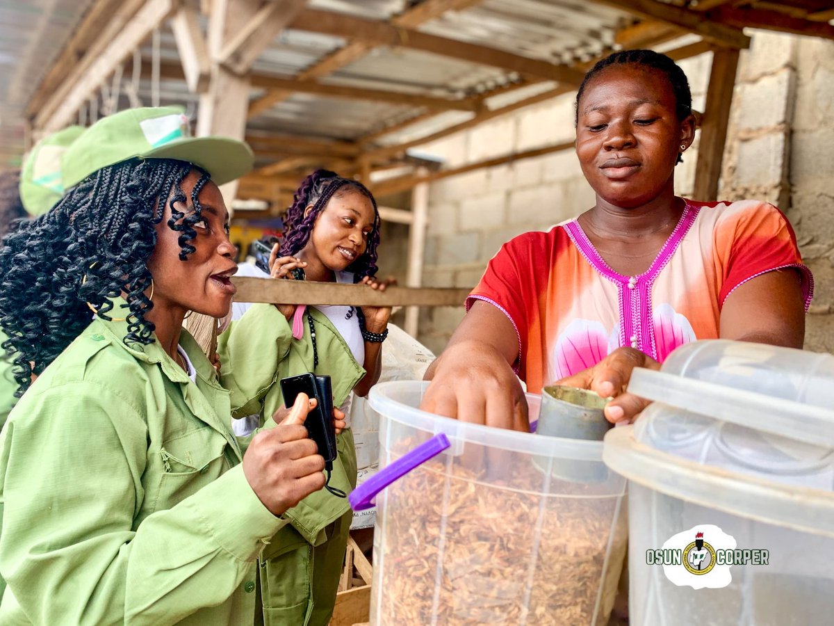 The Service Innovation Pipeline (SIP) Community Development Service (CDS) group of Osogbo Local Government carried out a sensitisation outreach at Aiyegbaju International Market on Tuesday.
facebook.com/share/p/1FT5G3…