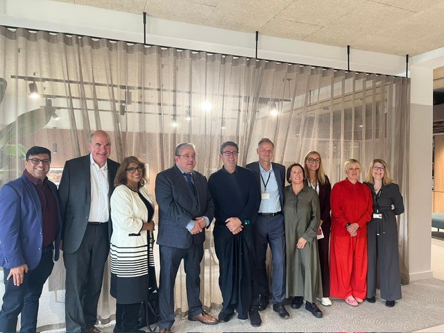 ViaductCare's tweet image. We were delighted to host @MayorOfGM and @greatermcr today to showcase the fantastic impact of our WorkWell pilot. Together we're helping people across Stockport access the support they need to thrive in work and with their wellbeing