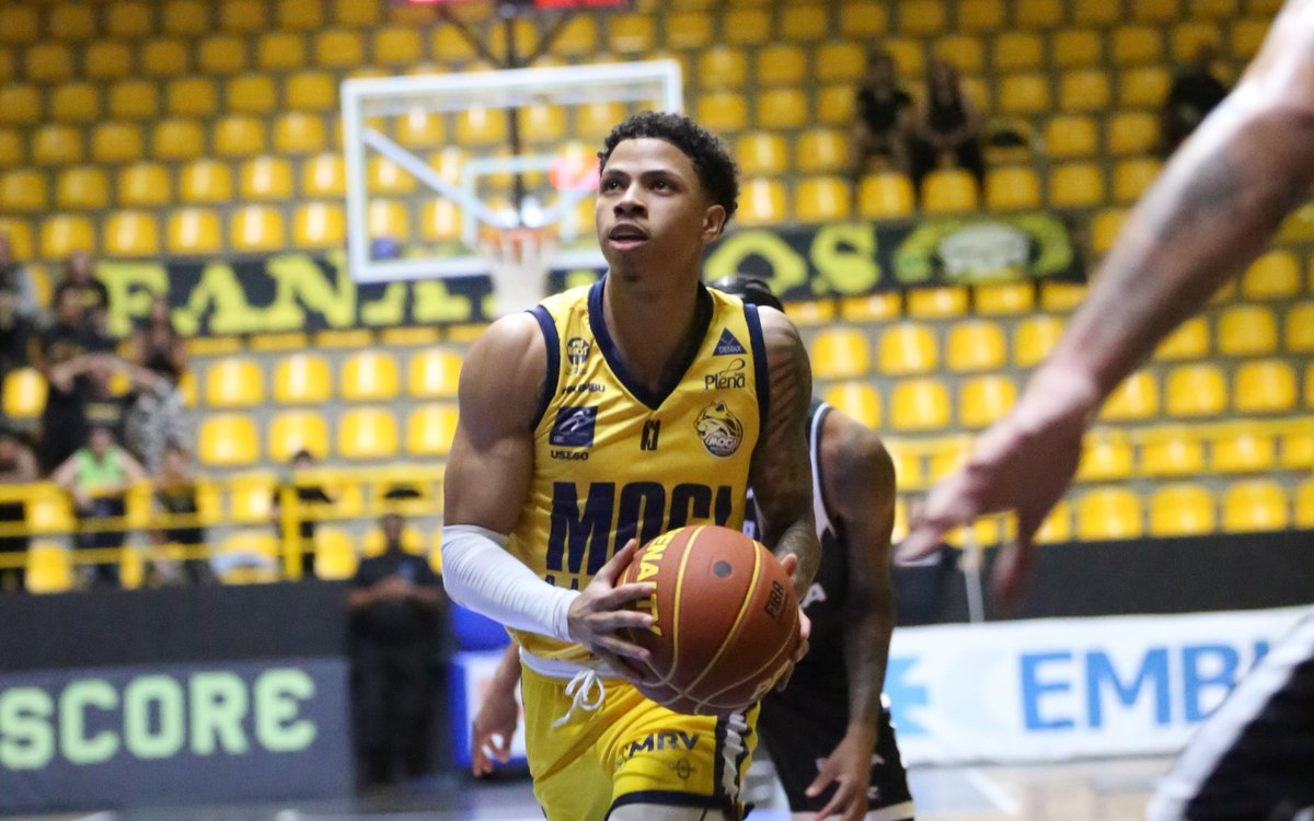 BlogTurnover's tweet image. 🚨 🚨🚨
Mogi Basquete garantiu a renovação do armador Gabriel Campos. O jogador será apresentado hoje, no intervalo da partida contra o Franca.
Selecionado pelo Memphis Hustle no Draft Internacional da G-League, o armador preferiu ficar no Brasil e renovar com o Mogi.