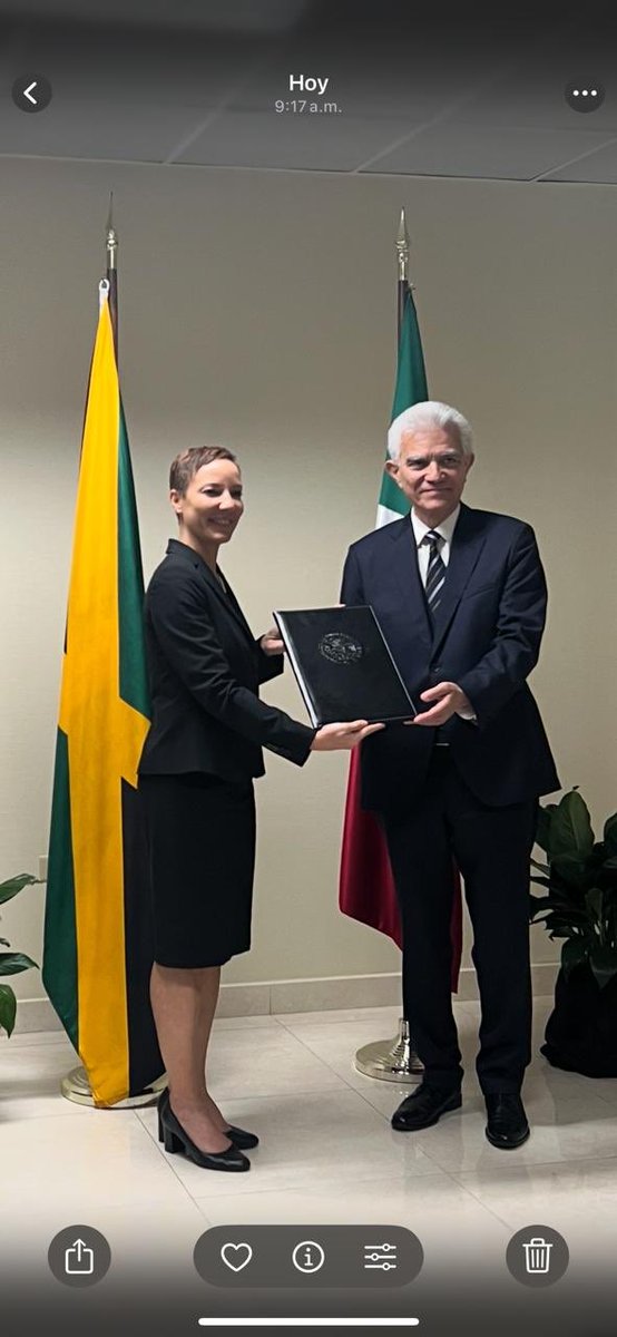 Today, I had the honour of presenting copies of my Letters of Credence to the Ministry of Foreign Affairs and Foreign Trade of Jamaica. I remain committed to strengthening the ties between Mexico and Jamaica.