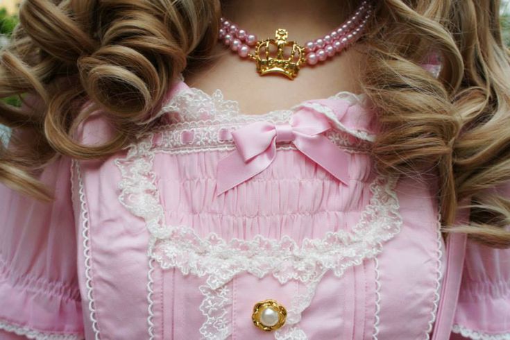 Eins_doll's tweet photo. #mybrand: dolly makeup, bombshell curls, gel nails, sweet treats, plushies, perfume, Charmy kitty ,bunnies, kitten heels, animal print, cute accessories, Christmas, jems, lingerie, belly chains, hoop earrings, charms, strawberries, lace, poodles, princess, dolls, kittens ♡˚₊ https://t.co/VdnneFi8Hc