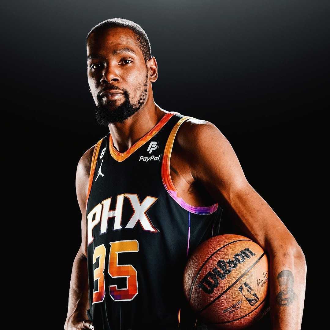 JUST IN: NBA LEGEND KEVIN DURANT NOW HAS MILLIONS IN #BITCOIN AFTER  RECOVERING HIS LOST WALLET FROM 2016 HODLING AGAIN. LOVE TO SEE IT 🔥