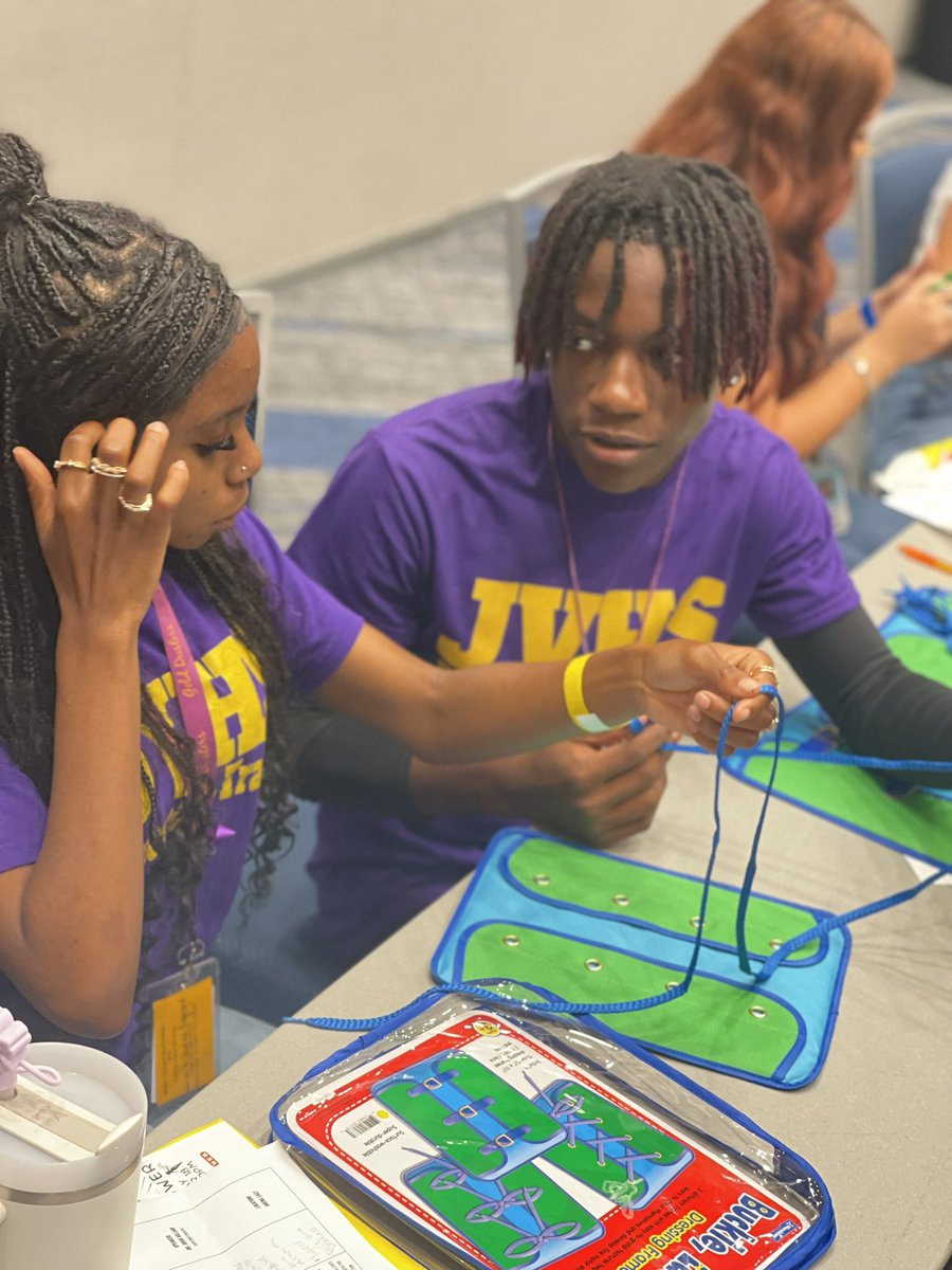 marroyopeterson's tweet image. At the YET Conference today surrounded by high school students who are already dreaming of teaching! Taking notes, gathering ideas, and (just maybe) scouting a few future Falcon teachers. @JerseyVillageHS @CyFairISD #FutureEducators