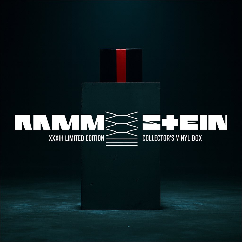 EvilMusikMX's tweet photo. Rammstein anunció el lanzamiento de una caja de madera en color negro con la totalidad de los 33 sencillos que han lanzado en su carrera en formato vinilo de 7”. 

La pieza estará limitada a 6000 copias a nivel mundial por tan solo 550 euros, unos 12 mil pesos mexicanos. https://t.co/WU7qzgR5uO