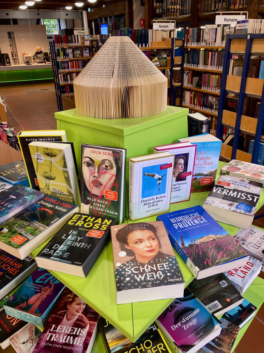 JasminSwain9's tweet image. Zeit für einen Besuch in der
Stadtbibliothek. 📚#Bücher 📚