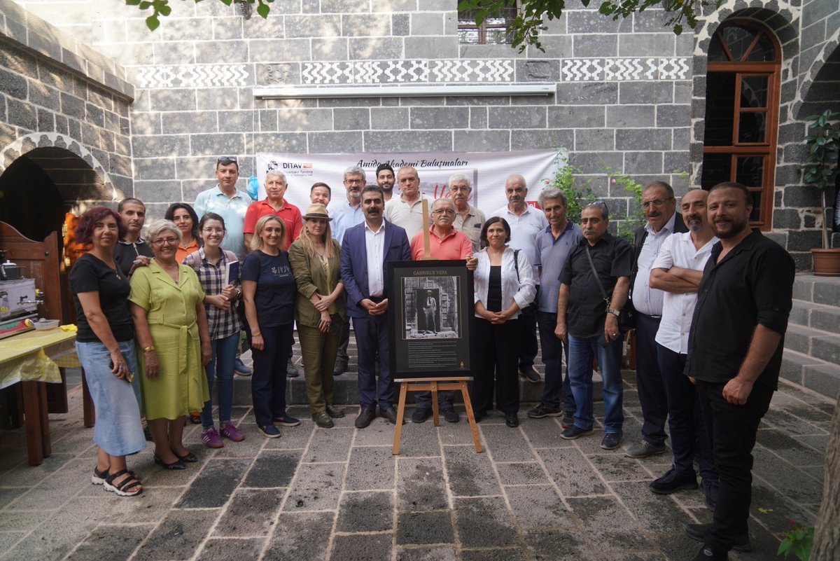 🖼️ “Taşın ve Rengin Hafızası” ile “Gabriel’e Vefa” Sergileri Açıldı

📌 Eşbaşkanımız Doğan Hatun, Cemil Paşa Konağı’nda düzenlenen ve farklı ülkelerden sanatçıların eserlerinin yer aldığı “Taşın ve Rengin Hafızası” sergisi ile DİTAV’da açılan “Gabriel’e Vefa” sergisine katıldı.