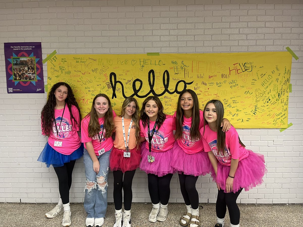 DonnaBolden10's tweet image. 🌟 Shine bright, say hello! 🌟
Our students and staff rocked their brightest colors for Hello Week 💜💛💚. A cheerful hello can make the world a little brighter! 🌈👋 #HelloWeek #StartWithHello @sandyhook @FBISDCounselors