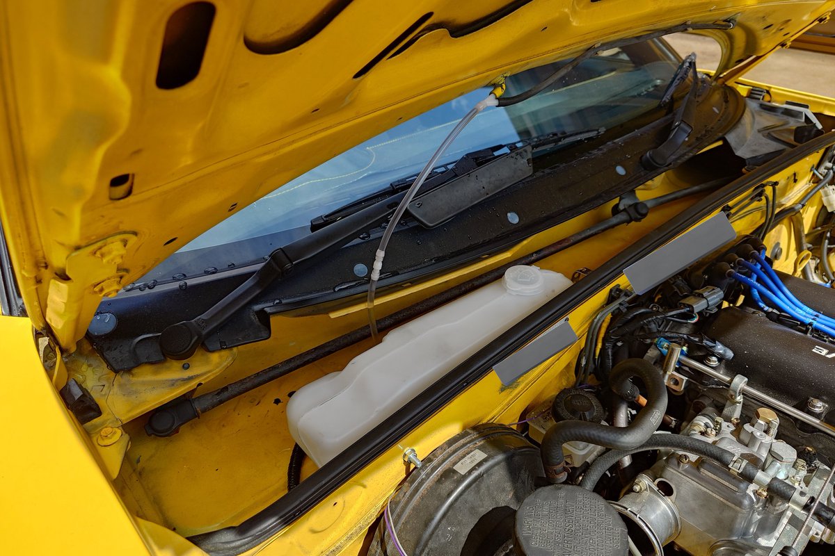 ・ウォッシャタンク移設
・リザーブタンクアルミ化
何とか出来ました✌️

エンジンルーム内のどでかい樹脂部品が無くなって、良い雰囲気になったかと思います😙

ウォッシャタンクが着いてた場所はえらいばっちいので掃除します・・・