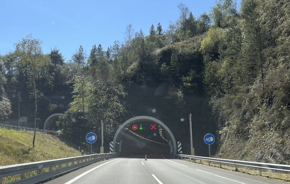 janr572's tweet photo. TUNNEL!!
#spanishedition https://t.co/VvxNE1xdQ9