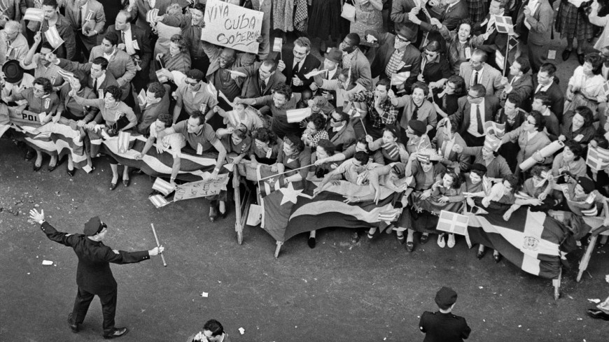 DrRobertoMOjeda's tweet photo. Los yanquis pretendían humillar a #Fidel al negarle el alojamiento en el hotel previsto, durante su primera visita a la ONU en 1960. Sólo consiguieron que él anudara lazos en Harlem que duran hasta hoy. #100AñosConFidel https://t.co/cPoc7QIIYp