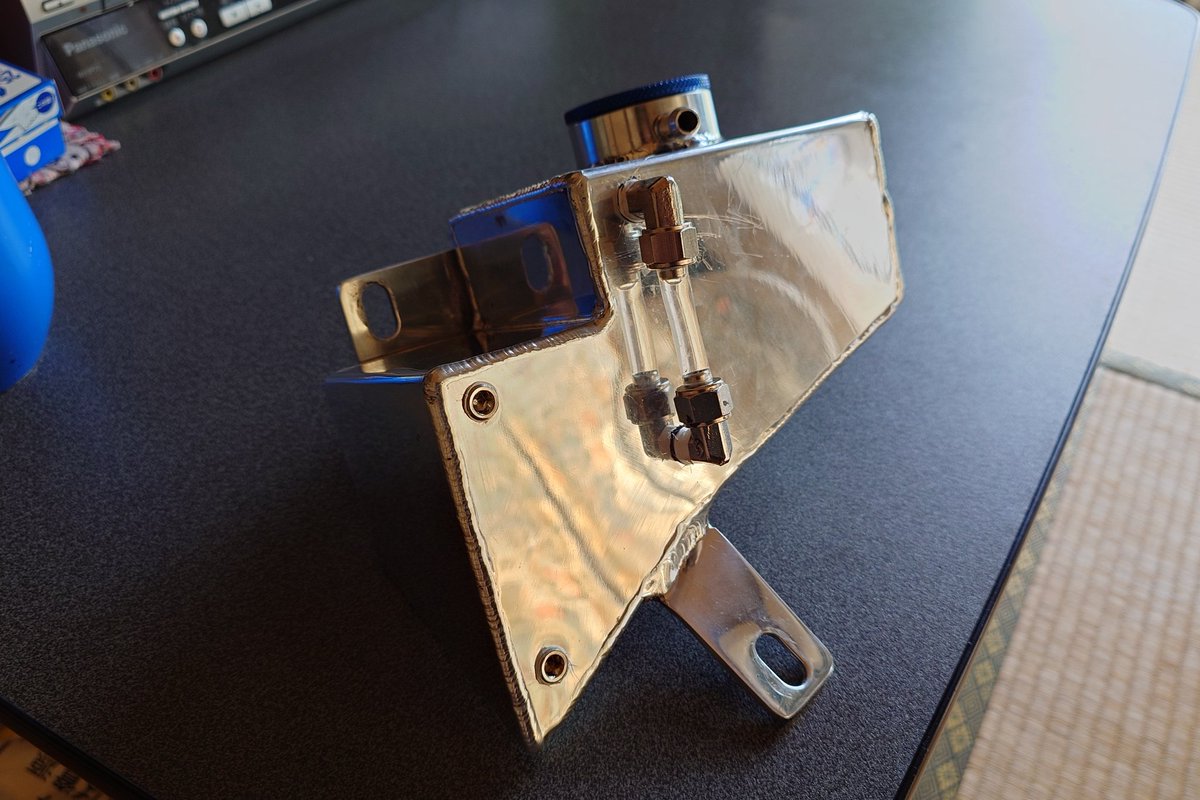 リザーブタンクはこうなりました。

イモネジタイプのメクラって意外と売ってなくて、天下のモノタロウ様に頼りました😇