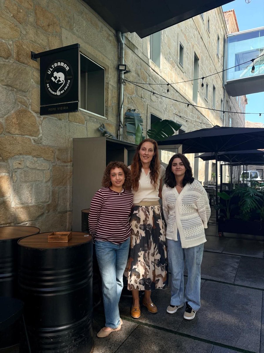✨ Hoxe Gabriela e Ledicia comezan unha etapa moi especial ✨
As nosas alumnas de Panadaría, Respostaría e Confeitaría inician as súas FCT no Restaurante Ultramar (Pontevedra), baixo a dirección do Chef Pepe Vieira, con ⭐⭐ Michelin