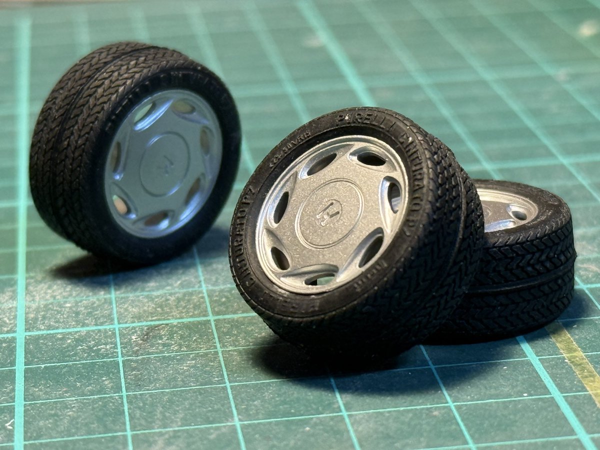 hibacar_924's tweet photo. ホイールをシルバーに塗装しました🛞

鉄チンホイールやっぱ渋すぎ

ついでに、CR-Xの方も塗装しました👍
CR-Xも鉄チンにしても良いかも🧐
 #CustomizedEF https://t.co/6Ljs9W9Vdn